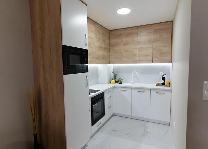 Ξενοδοχείο με διαμερίσματα 2 4*