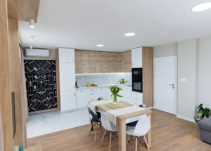 2 4* Μπουργκάς