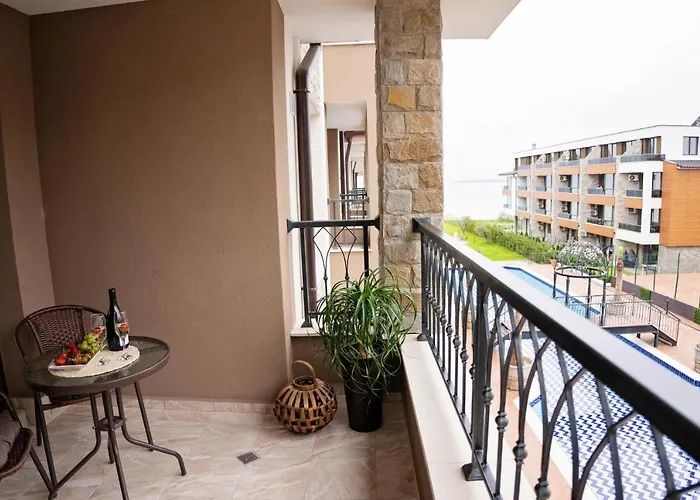 Ξενοδοχείο με διαμερίσματα 2